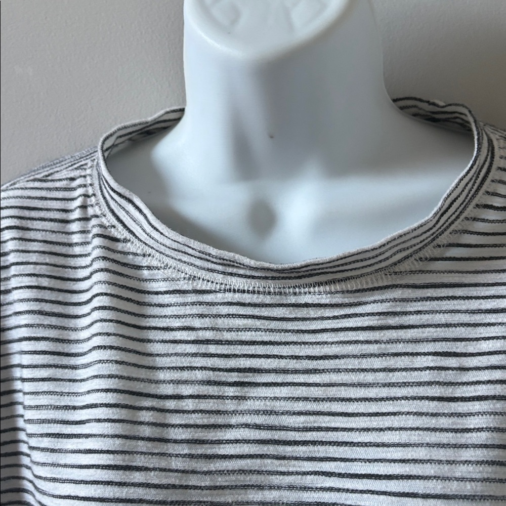 OLD NAVY Casual Boxy Cut Tshirt, Large, Black White Stripe - Picture 2 of 5